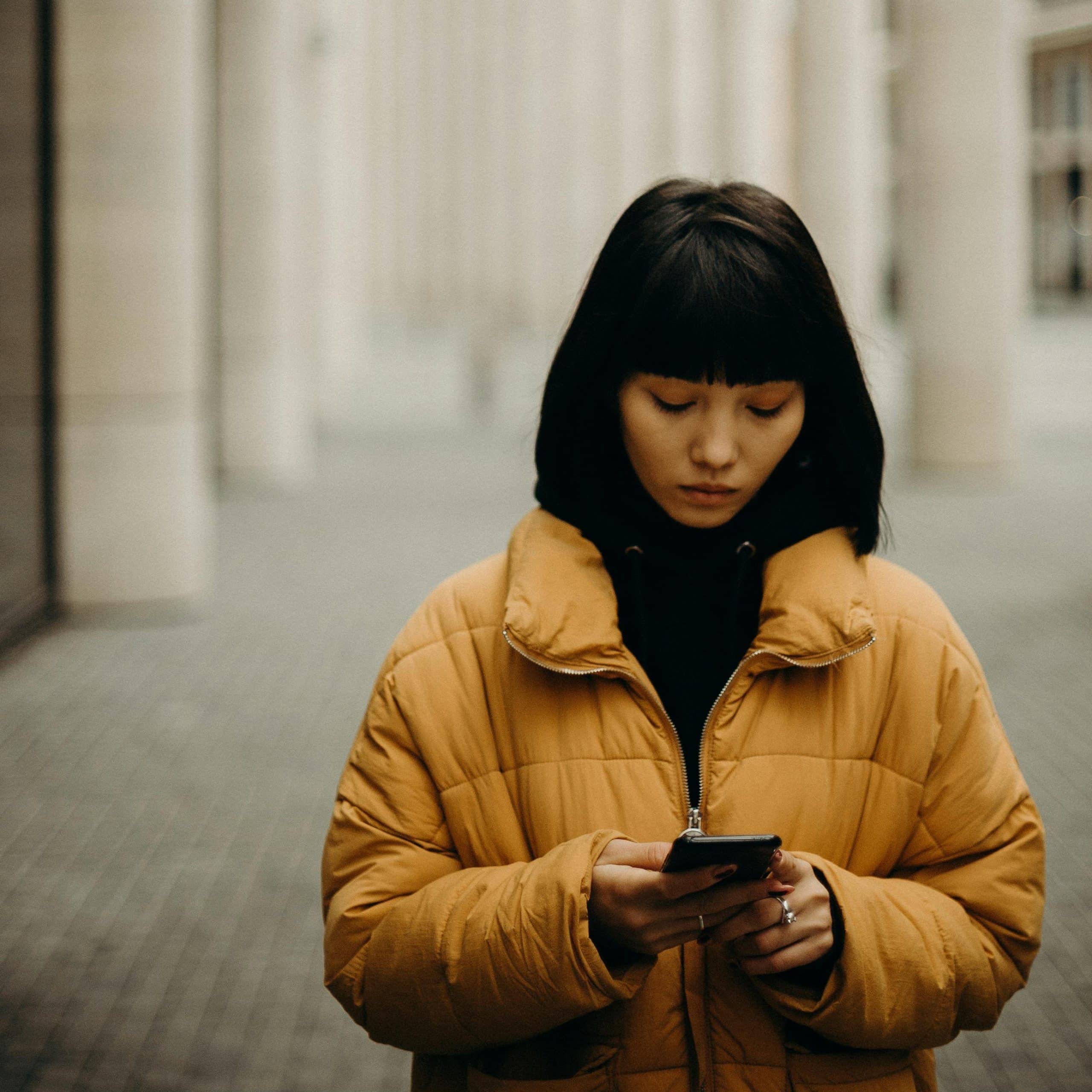 Case Studies: How Targeted Social Media Strategies Boosted ROI for a Retail Brand and a Tech Startup - ACX Outsourcing HUB Case Studies: How Targeted Social Media Strategies Boosted ROI for a Retail Brand and a Tech Startup - ACX Outsourcing HUB